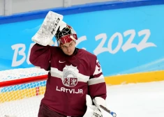 Hokeja federācija noraida Jāņa Kalniņa pāreju uz KHL komandu; vārtsargs varētu palikt bez brangā naudas žūkšņa