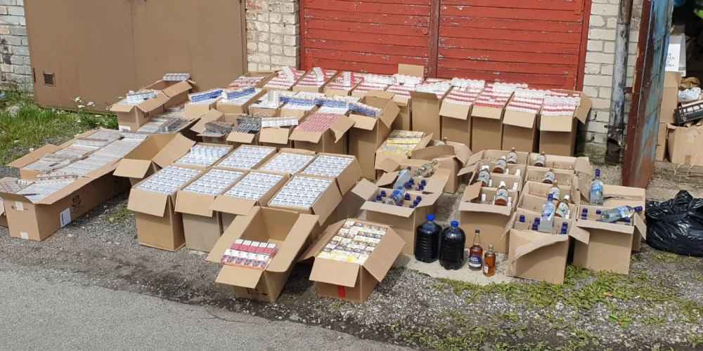 В Риге задержаны торговцы контрабандой: у них изъяли патроны и гранату