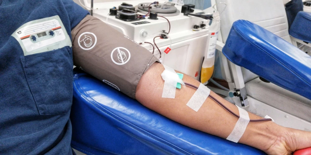 Privātās klīnikas piedāvā kovida sirdzējiem filtrēt asinis