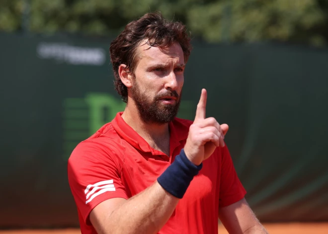 Gulbis uzvar Cūgas "Challenger" turnīra kvalifikācijas pirmās kārtas spēlē