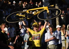 Vingegords triumfē "Tour de France"; pēdējā posmā uzvaru izrauj Filipsens