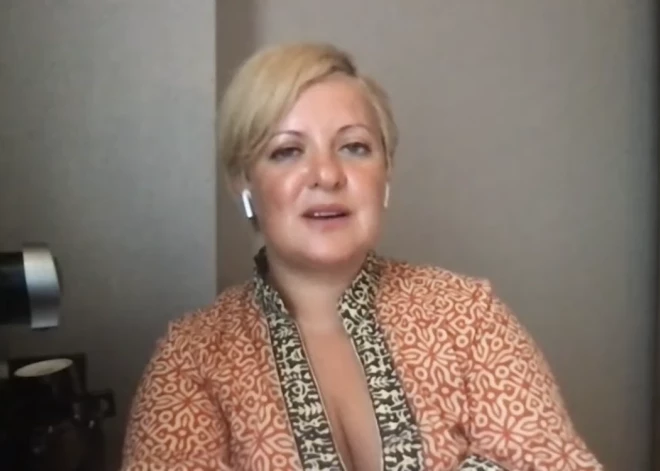 “Пытаемся найти себе жилье”. Анна Монгайт рассказала о рижской жизни телеканала “Дождь"