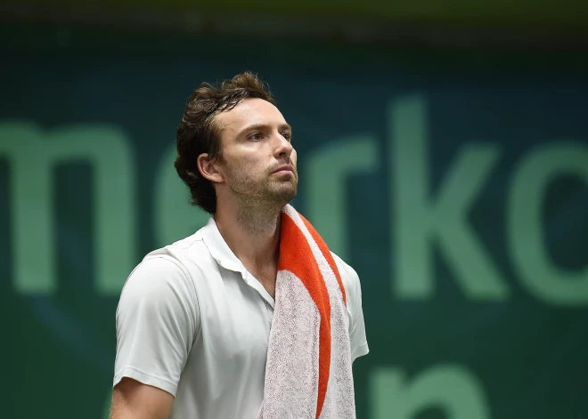 Ernests Gulbis gatavs amatā aizstāt Juri Savicki