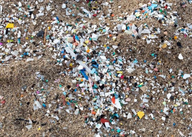 Okeānam nav robežu: plastmasas mikrodaļiņas pārņem pasaules ūdeņus