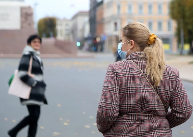 “Samērā drīz atgriezīsimies pie masku nēsāšanas!” – pauž Stradiņa universitātes lektore