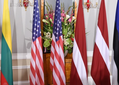 Baltijas valstu prezidenti sveic ASV prezidentu diplomātisko attiecību 100. gadadienā
