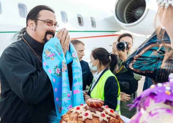 Стивен Сигал заявил, что не откажется от гражданства России