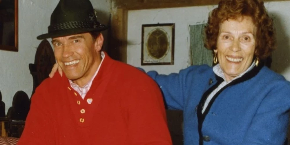 Арнольд Шварценеггер с мамой