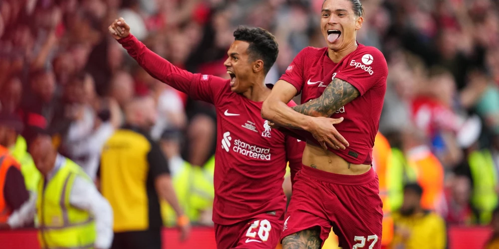 "Liverpool" Anglijas Superkausa mačā uzvar Mančestras "City"