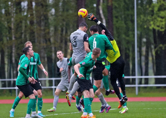 "Auda" un "Valmiera" cīnās neizšķirti futbola virslīgas spēlē