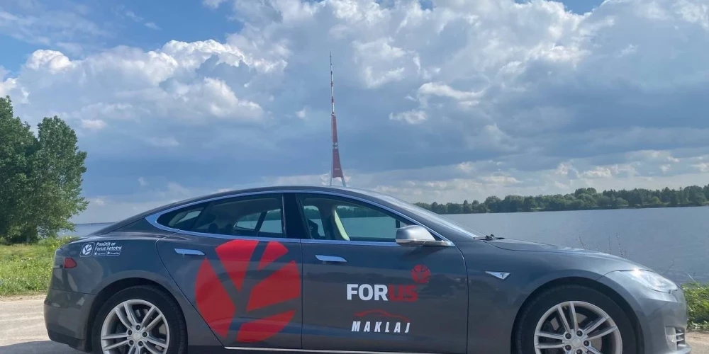 Машин Forus Taxi в Латвии становится все больше