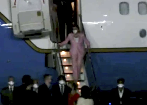 ASV Pārstāvju palātas spīkere Nensija Pelosi otrdienas vakarā ieradusies Taivānā. 