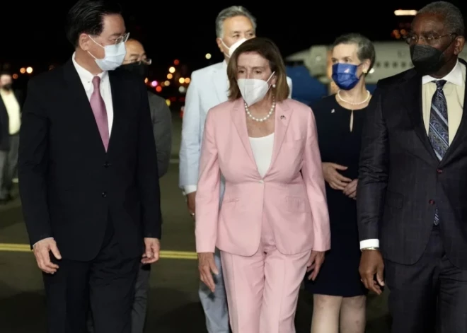 Китай начал масштабные военные учения вокруг Тайваня на фоне визита Нэнси Пелоси