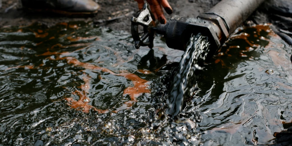 OPEC+ valstis sanāksmē nolēmušas, ka septembrī naftas ieguves apmērs tiks palielināts par 100 000 barelu dienā