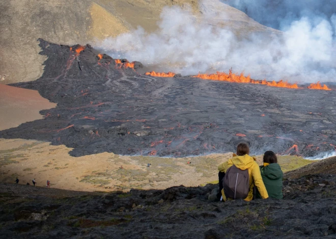 Islandē pie Reikjavīkas sācies vulkāna izvirdums