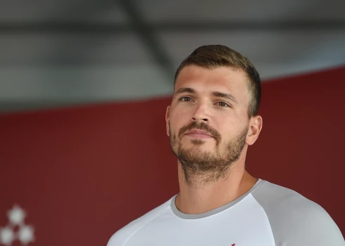 Smaiļotājs Roberts Akmens