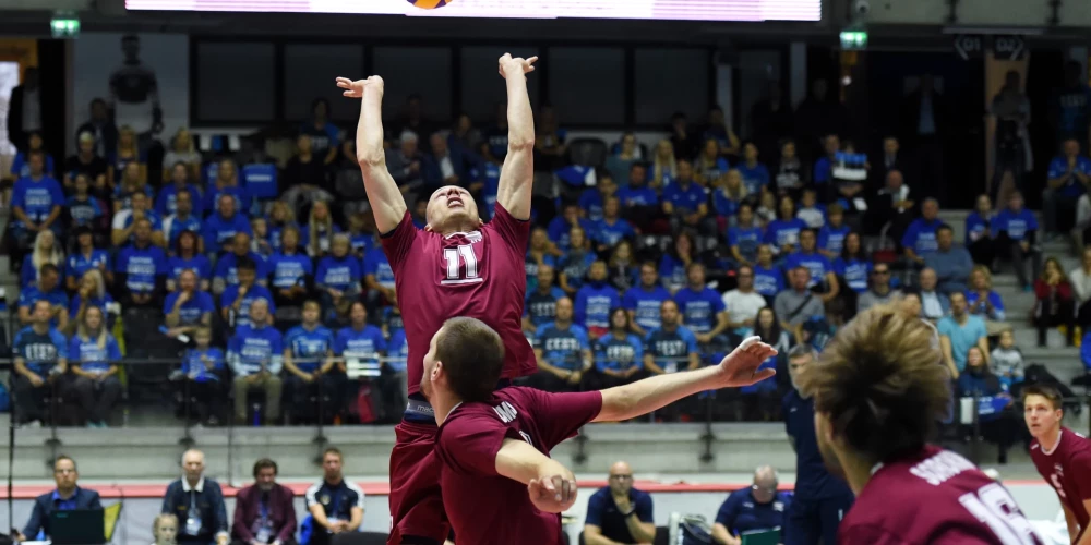 Latvijas vīriešu volejbola izlase Valmierā EČ kvalifikācijas spēlē zaudē Somijai
