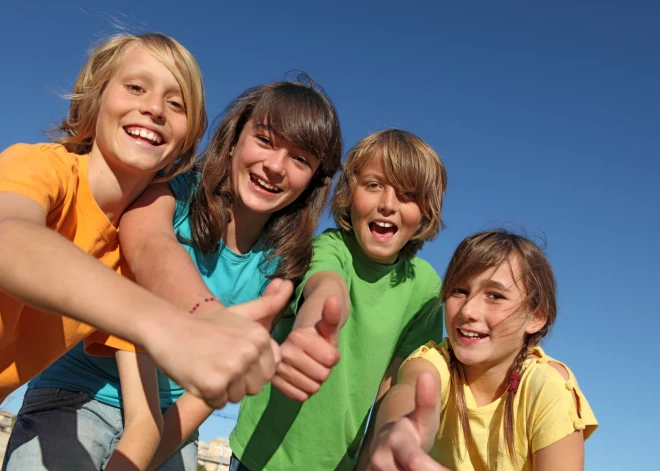 В Лиепае выплачивают пособие "Школьная сумка"