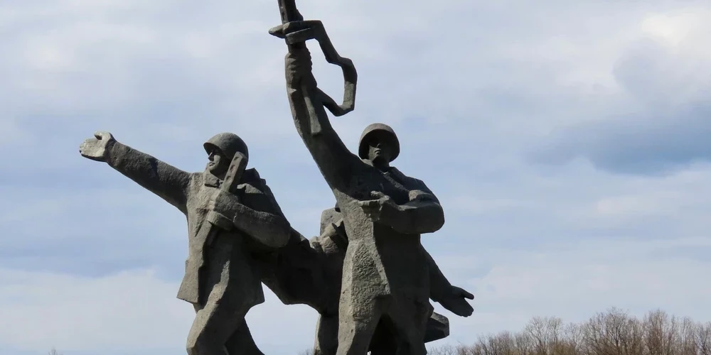 Советский памятник