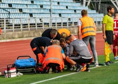 Grjaznovs gan nespēja pamest stadionu paša spēkiem un pēc neilgas pauzes, kuras laikā viņam laukuma malā tika sniegta medicīniskā palīdzība, tika aizgādāts uz ātrās palīdzības nestuvēm. 