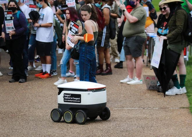 Igauņu ražotāis "Starship" piegādes robots.