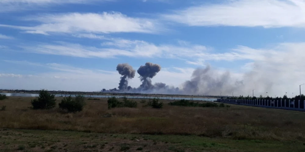 Militārais eksperts: maz ticams, ka Krievija vainos Ukrainu aviācijas bāzes apšaudē Krimā