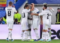 Madrides "Real" ar 2:0 (1:0) uzvarēja UEFA Eiropas līgas čempioni no Vācijas Frankfurtes "Eintracht".