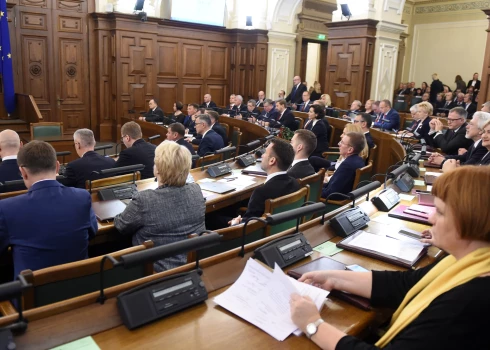 Saeima apstiprina deputāta pilnvaras Aināram Vilciņam