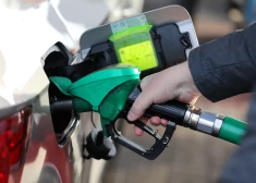 Средняя цена бензина в Латвии продолжает снижаться