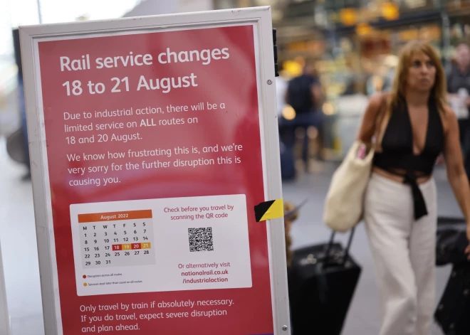 Inflācijai strauji palielinoties, Lielbritānijā plašumā vēršas darbinieku streiki