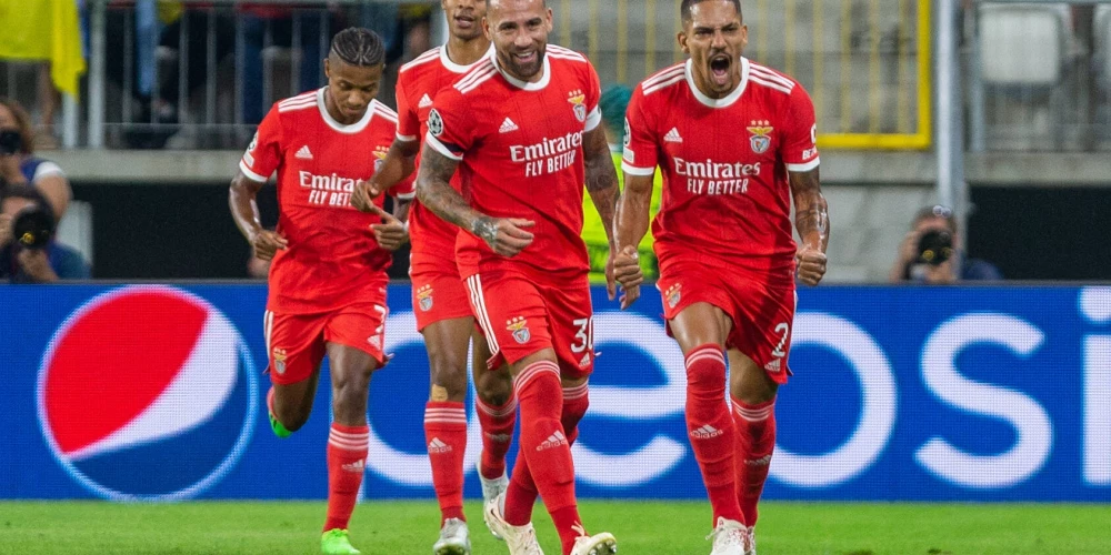 Čempionu līgas "play off" pirmajā spēlē "Benfica" viesos uzvar Kijivas "Dinamo"