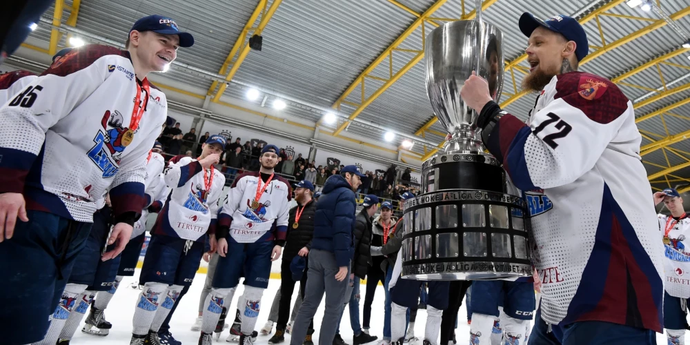 2002. gadā dibināts Latvijas Virslīgas hokeja klubs “Zemgale” ar sarežģītu izaugsmes periodu ir sasniedzis nopietnas spēlētāju lomu hokeja industrijā valstī. 2013. gadā komanda uzsāk sadarbību ar Latvijas Lauksaimniecības Universitāti un ieguva papildinājumu savam nosaukumam – “Zemgale/LLU” un tajā pašā sezonā izcīnīja bronzas medaļas. 2022. gadā komanda izcīnīja savu pirmo Latvijas čempionu titulu. 2022./23. gada sezonā komanda startēja Somijas otrajā spēcīgākajā līgā – “Mestis”.