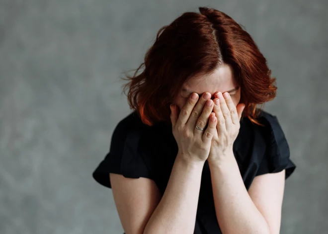 Neuzķeries! Krāpnieki, uzdodoties par policijas darbiniekiem, no iedzīvotājiem izkrāpuši ievērojamas naudas summas