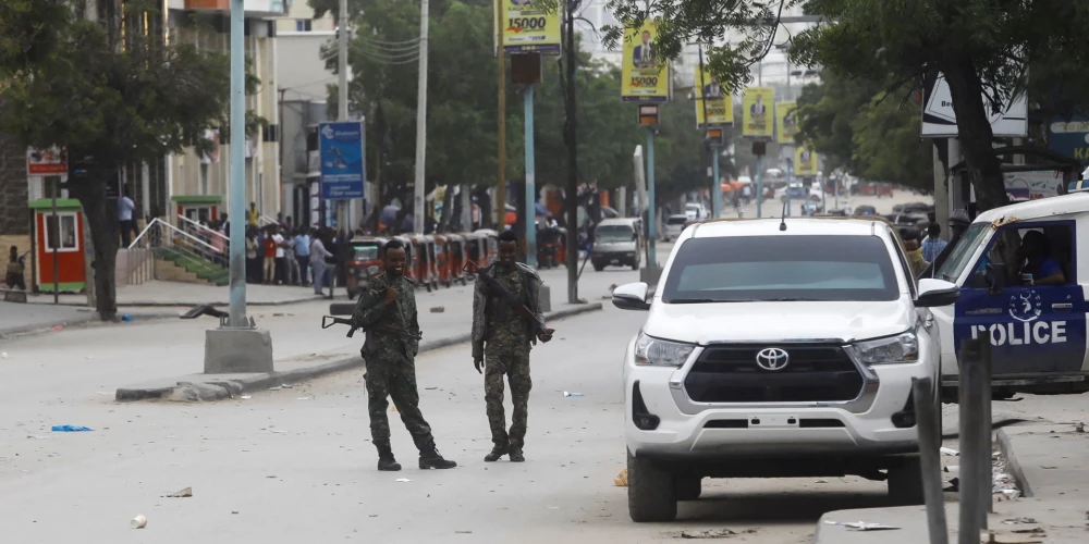 Uzbrukumā populārai viesnīcai Somālijas galvaspilsētā nogalināti vismaz 13 civiliedzīvotāji