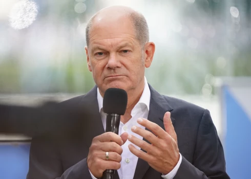 62% Vācijas iedzīvotāju ir neapmierināti ar sociāldemokrātu (SPD) līdera Olafa Šolca veikumu kanclera amatā. 