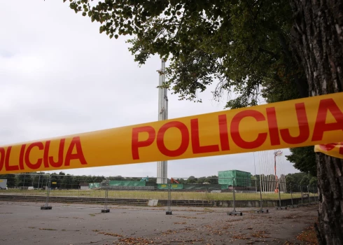 Демонтаж памятника в Парке победы