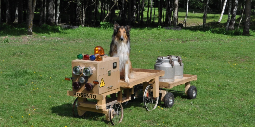No vecām grabažām uzbūvē unikālu traktoru, ar ko suņi var pārvadāt kravas