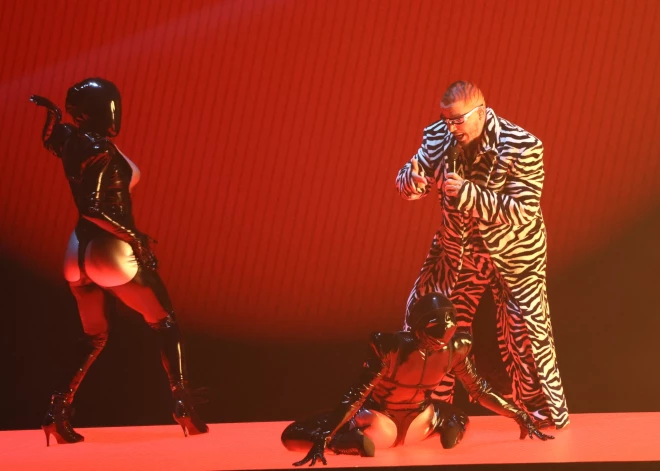 MTV mūzikas balvu pasniegšanas ceremonija un priekšnesumi.