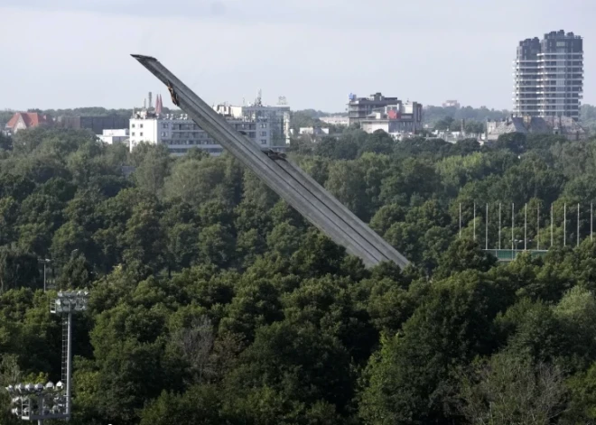 Комитет ООН пытался остановить снос памятника в Парке победы, но опоздал