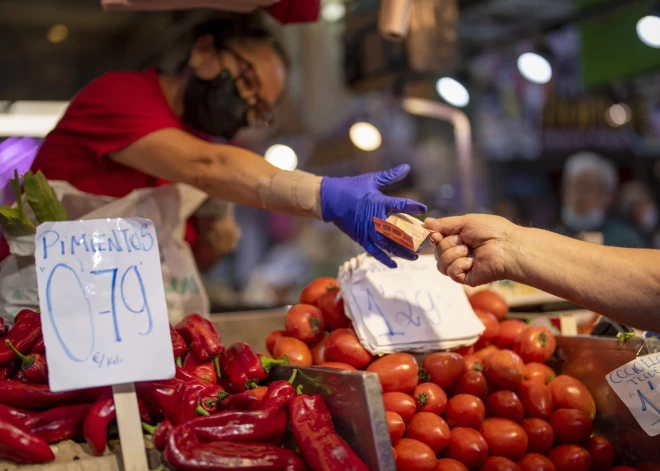 "Eurostat": inflācijai eirozonā augustā rekordaugsts līmenis