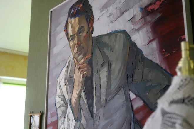 Goda vietā Laimdoņa Grasmaņa gleznotais Valdemāra Zandberga portrets, kuru mantos dzimtas vārda turpinātājs, Valda dēls Jānis.