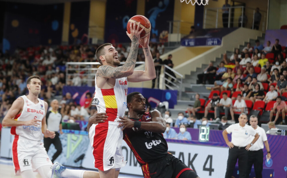 Beļģijas basketbolisti pārsteidzoši uzvar Spāniju