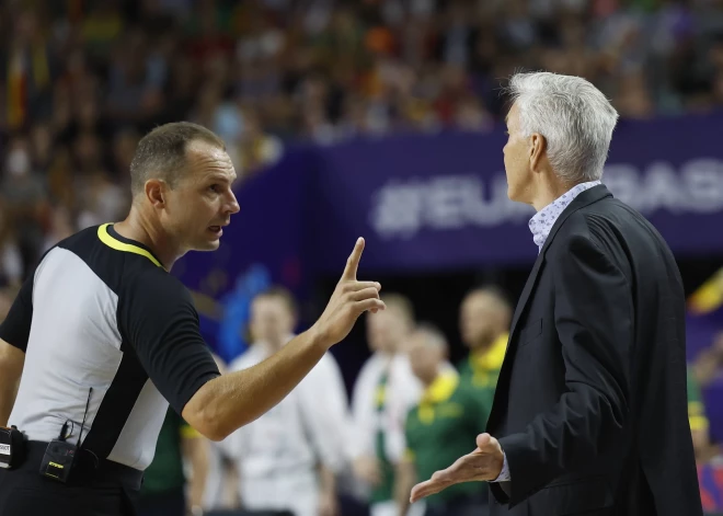 Nozagtas sekundes un soda metieni – EČ basketbolā aizrit tiesnešu skandālu zīmē