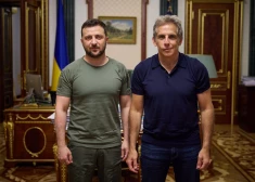 Šons Penns un Bens Stillers iekļauti Krievijas melnajā sarakstā, jo apciemojuši Ukrainu