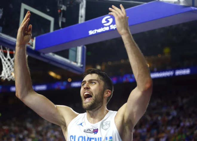 VIDEO: latvietim Eiropas čempionātā sanāk satraumēt vienu no Slovēnijas basketbola izlases līderiem