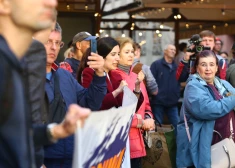 FOTO, VIDEO: "Latvijas krievu savienība" kārtējo reizi protestē pret pāreju uz mācībām latviešu valodā