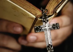 Priestera Zeiļas krimināllietu par seksuāla rakstura noziegumiem turpinās iztiesāt decembrī