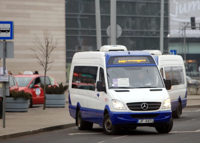 Rīdziniekus tracina mikroautobusu satiksme. Vai mikriņi pazudīs no Rīgas ielām?