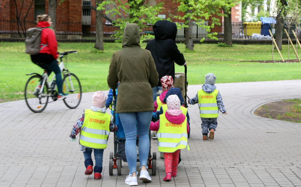 Rīgas skolēnu un bērnudārznieku vecākiem jārēķinās, ka streika nedēļā pašiem varētu nākties pieskatīt bērnus