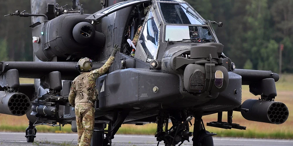 Polija pastiprinās savu aizsardzību, iegādājoties 96 helikopterus "Apache"